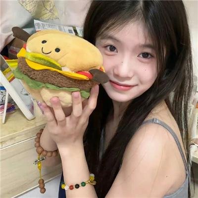 年轻女孩爱过来